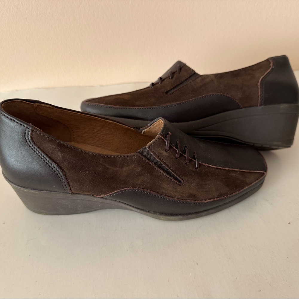 Eric Michael Dark Brown Suede & Leather Wedge Loafer. Size: 7, 37